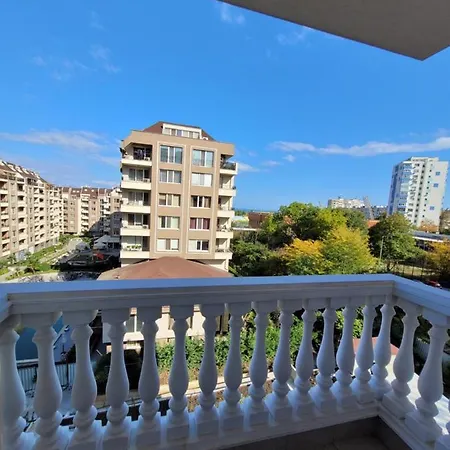 Apartamento Сдаётся Посуточно Трёхкомнатная Квартира В Прекрасном Комплексе Перла *
